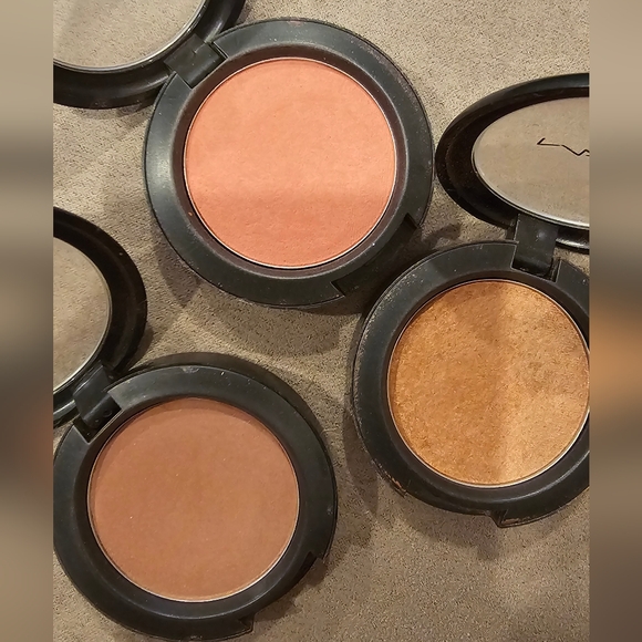 Mac Blushes - Picture 2 of 7